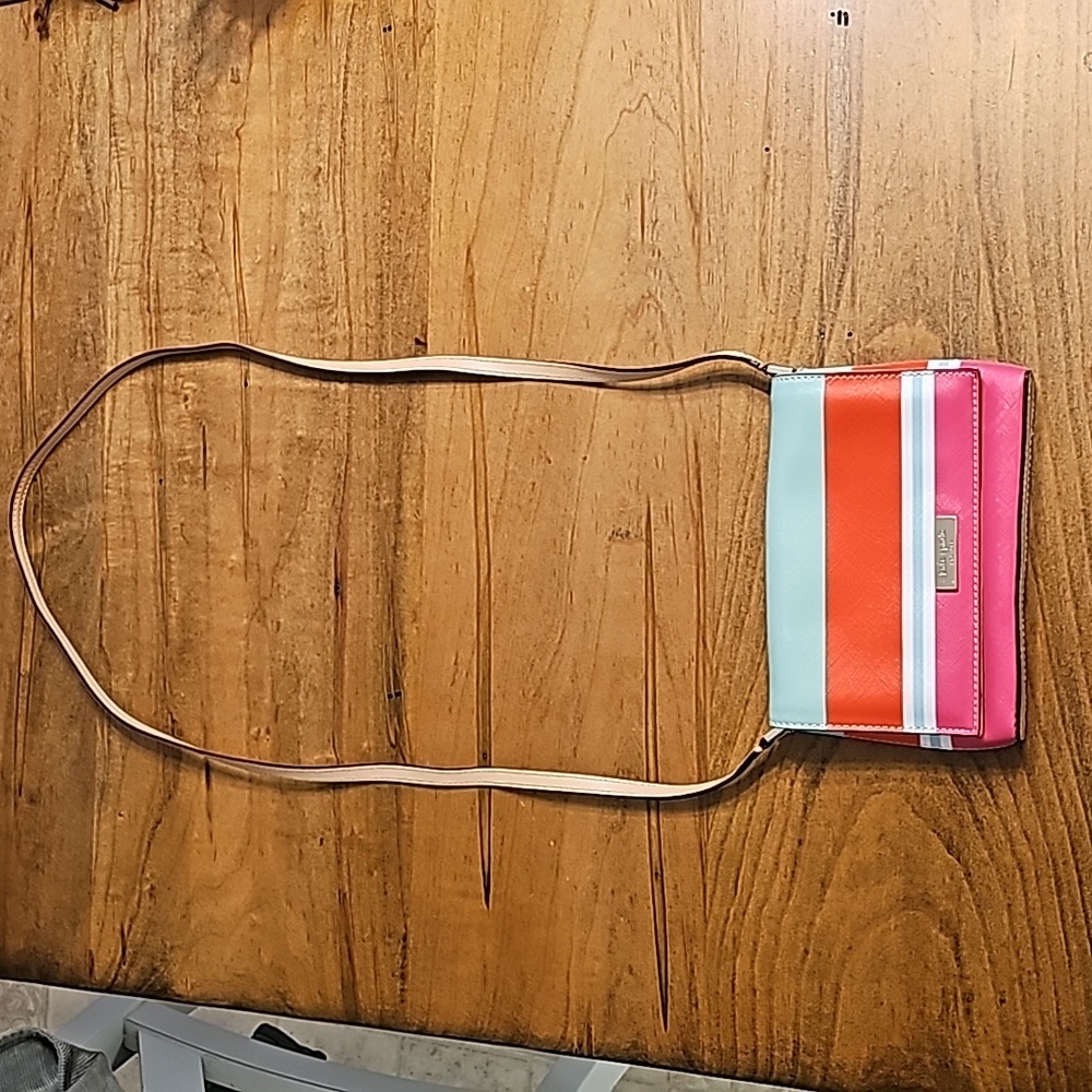 Kate Spade crossbody, super cute for summer. Pink, orange red, teal and white.